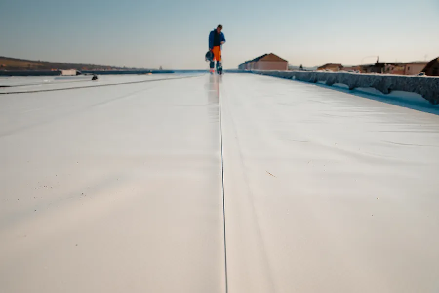 Niagara flat roof myths debunked. Learn smart roof repair steps, when roof replacement makes sense, and how to beat ponding, leaks, and seam issues